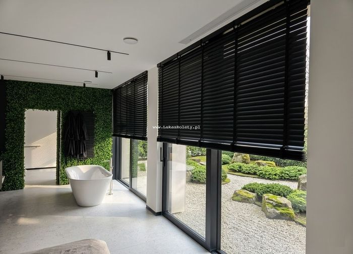 Żaluzje sterowane pilotem